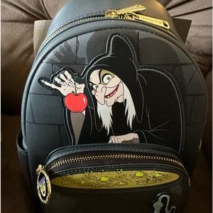Loungefly Exclusive, Glow in the dark Backpack,  Snow White Old Hag, Evil Queen